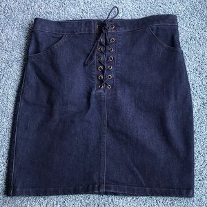 Women’s stretchy denim skirt